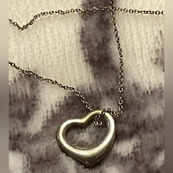 Tiffany &co Elsa peretti opened heart 16 inch chain - Picture 8 of 9